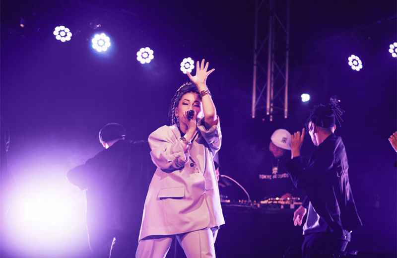 《歌手当打之年》米希亚动感演绎经典歌曲《深情包围》惊艳众人