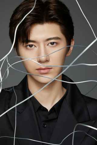 娄珈赫再发单曲《难不了过》 咽下不甘佯装风轻云淡