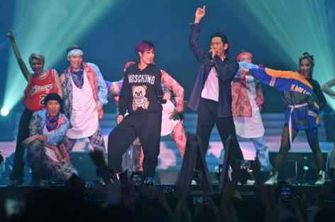 杨千嬅杜德伟国庆开唱 辣妈酷爸分享育孩心经