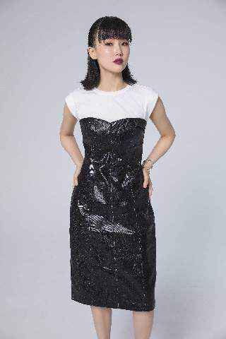 黄龄周深演唱会一票难求 预售票悉数售罄