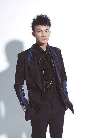 黄龄周深演唱会一票难求 预售票悉数售罄