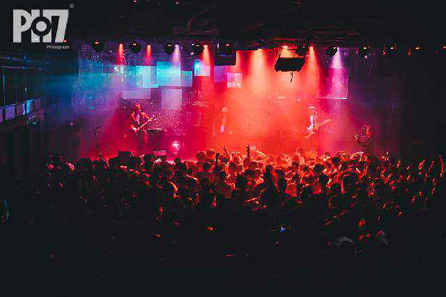 马赛克乐队“劲歌热舞”巡演正篇完结,这支乐队在台上给自己“打了码”