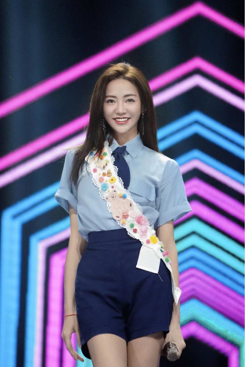 谢可寅《青春有你2》公演第一，《单眼皮女生》C位“力挽狂澜”