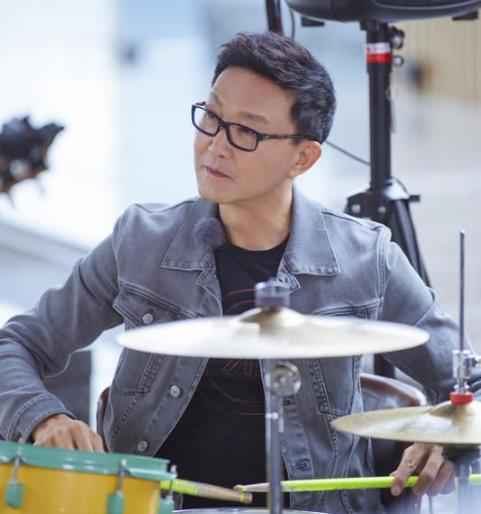 吴羽卿再现父母经典爱情往事 吴刚演唱烫嘴重庆话rap