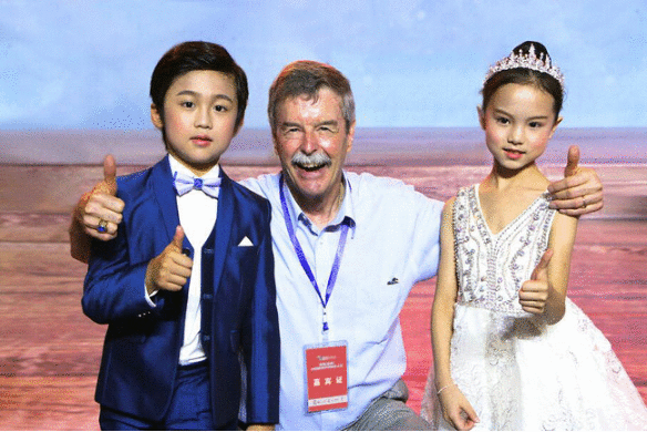 2019世界休闲体育大会年龄最小的推广大使,中国魔指精灵开幕式大放异彩