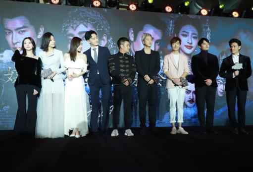 《天泪传奇之凤凰无双》首创VR-媒体粉丝答谢会 王丽坤郑元畅丁子峻解读“双重身份”