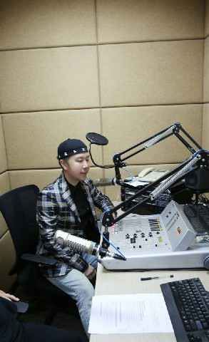 于安迪受邀北京人民广播电台《人物空间》专访 为新歌宣传造势