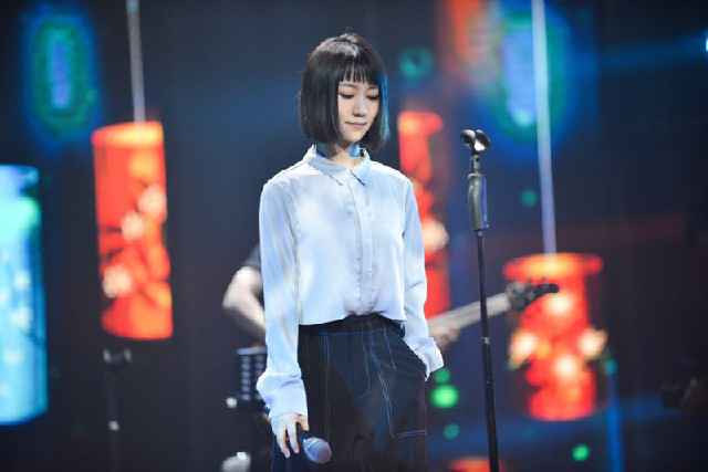 谢春花《大事发声》吐露音乐历程 动情演绎诗意曲目