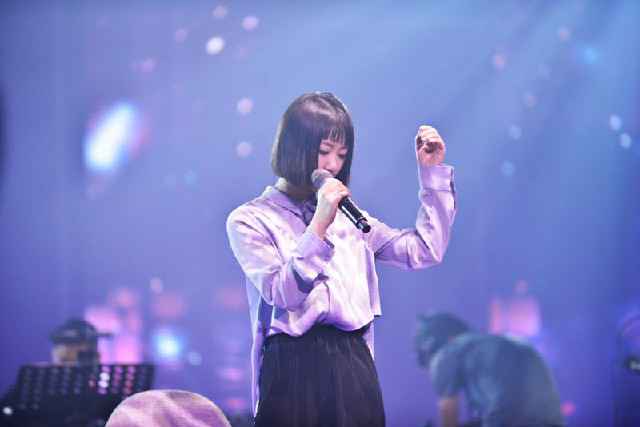 谢春花《大事发声》吐露音乐历程 动情演绎诗意曲目