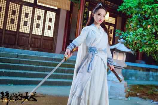 《拜见宫主大人》片尾曲《素雨》MV上线 “秦雨CP”组团开启冒险