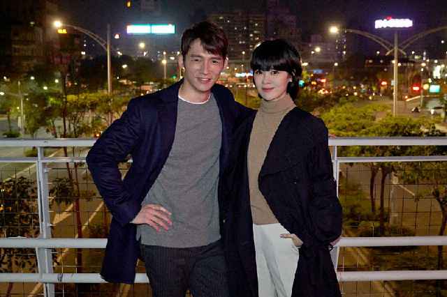 郁可唯新专辑《路过人间》同名主打MV首播 传递豁达人生态度