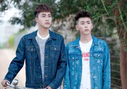 《南北兄弟》发布主海报定档11月24日温暖来袭