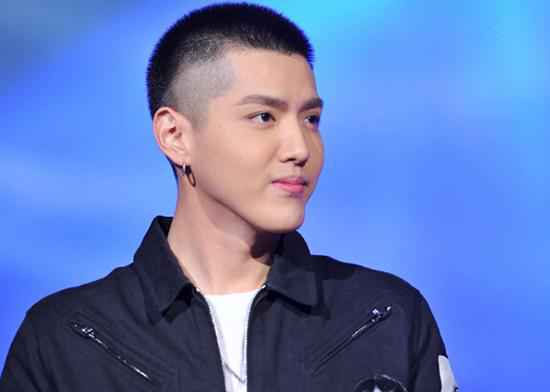 吴亦凡现场秀秋裤Style 巩汉林小品致敬赵丽蓉