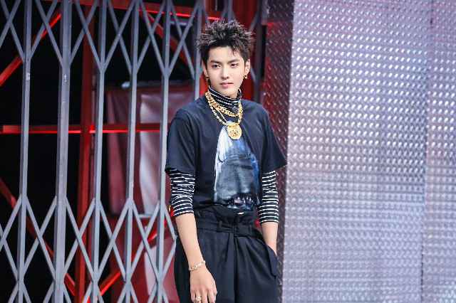 吴亦凡制作人公演第一 《Young OG》获现场rapper高度认可