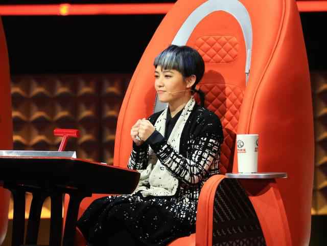 范晓萱录《好歌曲》获赞冻龄美女 演出服仅千元