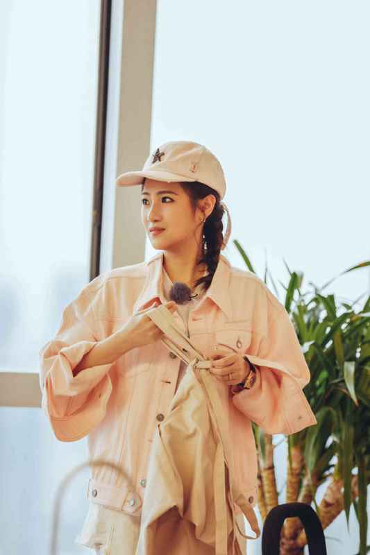 袁成杰老婆被指＂作＂ 袁成杰:我老婆，跪着也要宠下去