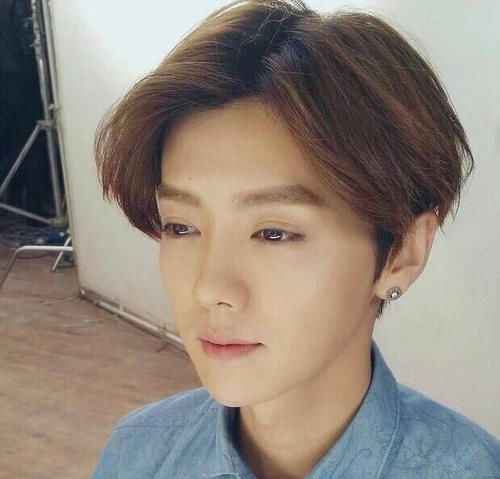 鹿晗农村上厕所,脱口六个字惹众人笑喷:北京孩子的小骄傲!