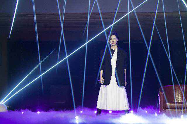 郁可唯“姐姐”初舞台声乐表现力第一 首选舞蹈组引热议