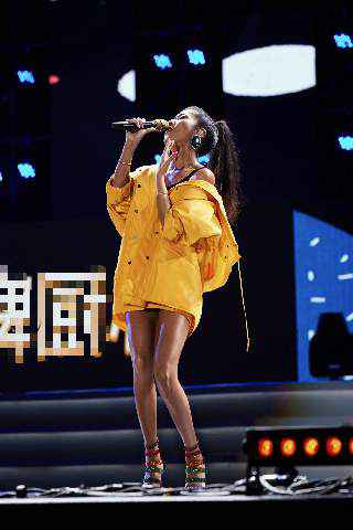 新歌《天涯》诠释霸主心酸 吉克隽逸《孔雀》夺金榜年度金曲