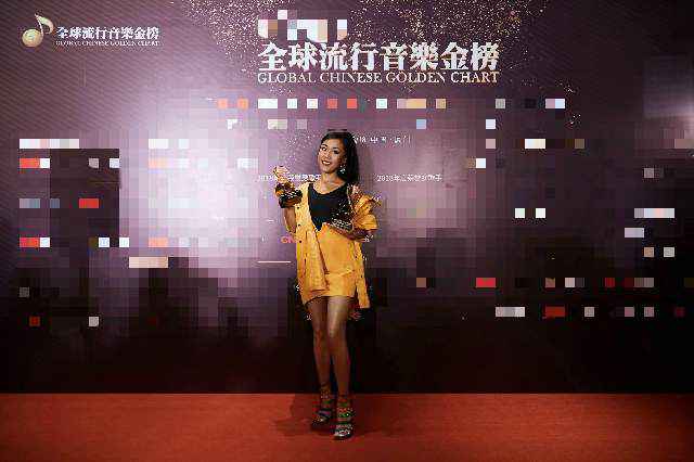 新歌《天涯》诠释霸主心酸 吉克隽逸《孔雀》夺金榜年度金曲