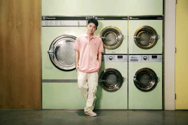 全能唱作新人沈克(NICK SHY)初登场 透露羞涩男孩心底的《狂野美》