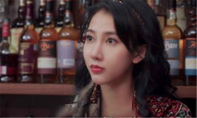 弦子献唱由其参演电视剧《怪你过分美丽》插曲《指尖沙漠》