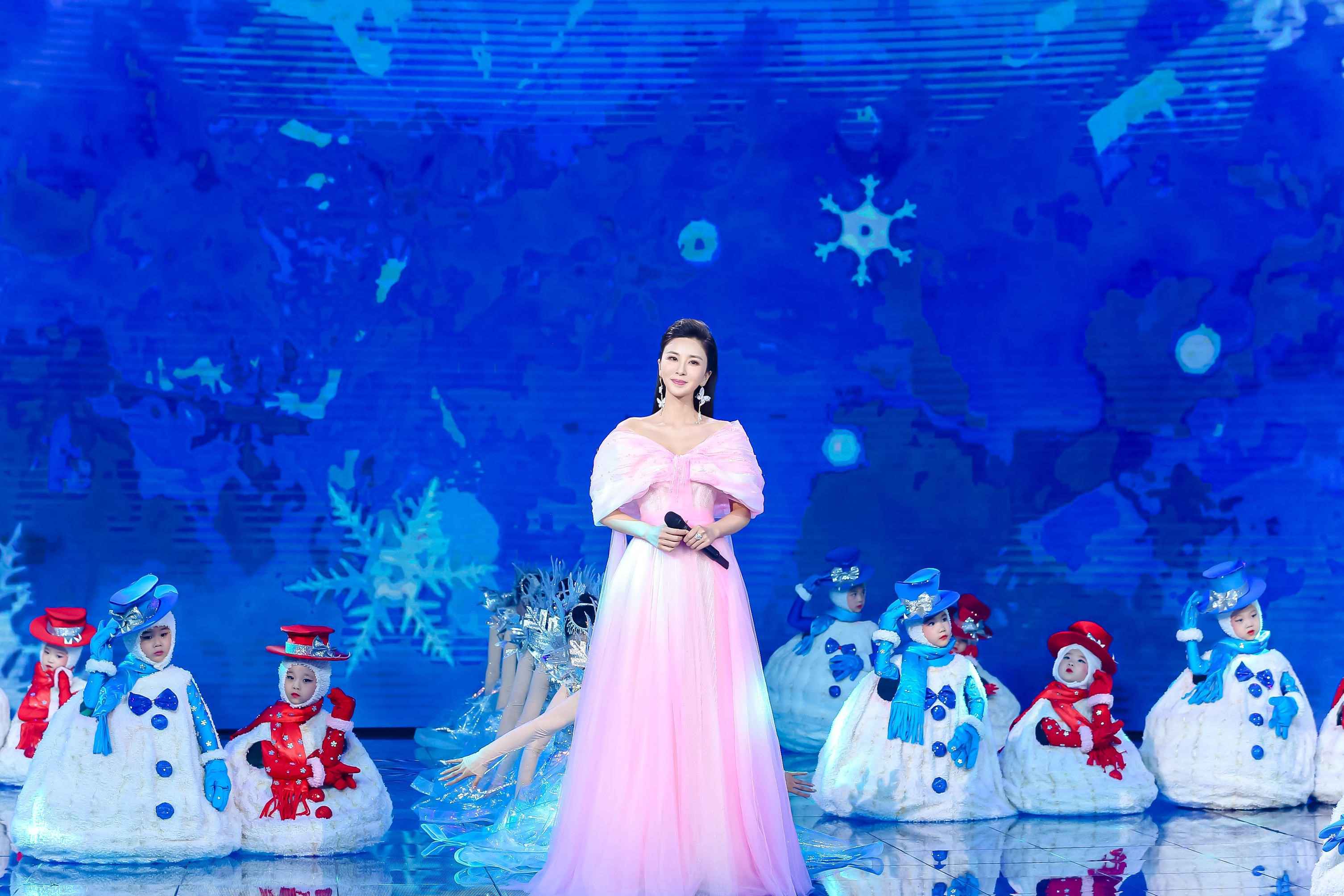 央视国庆晚会阵容媲美春晚 歌唱家伊丽媛成晚会最大看点