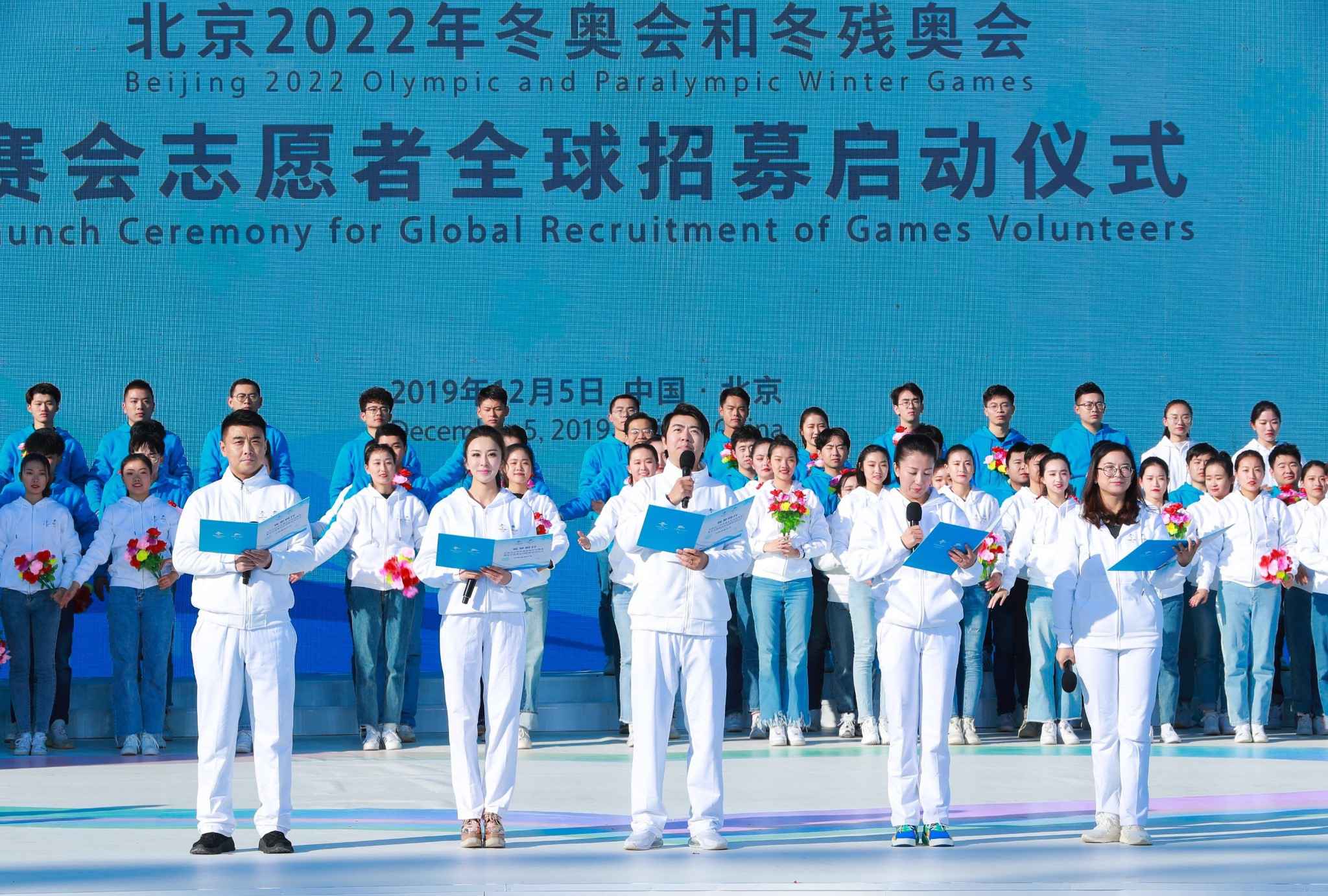 央视国庆晚会阵容媲美春晚 歌唱家伊丽媛成晚会最大看点