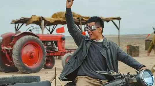 《激情的岁月》钢铁老处惹人爱 李健解锁人物新属性