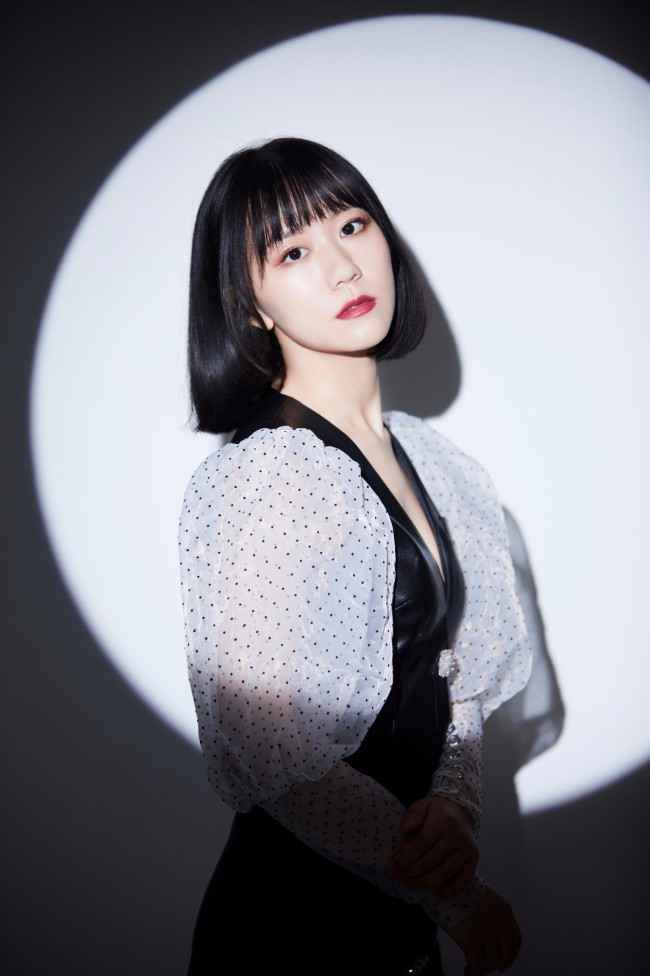 谢春花《出入》今日上线 诠释情感珍贵与救赎