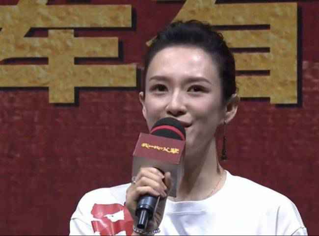 章子怡首当导演压力大 张艺谋：有任何问题我都在