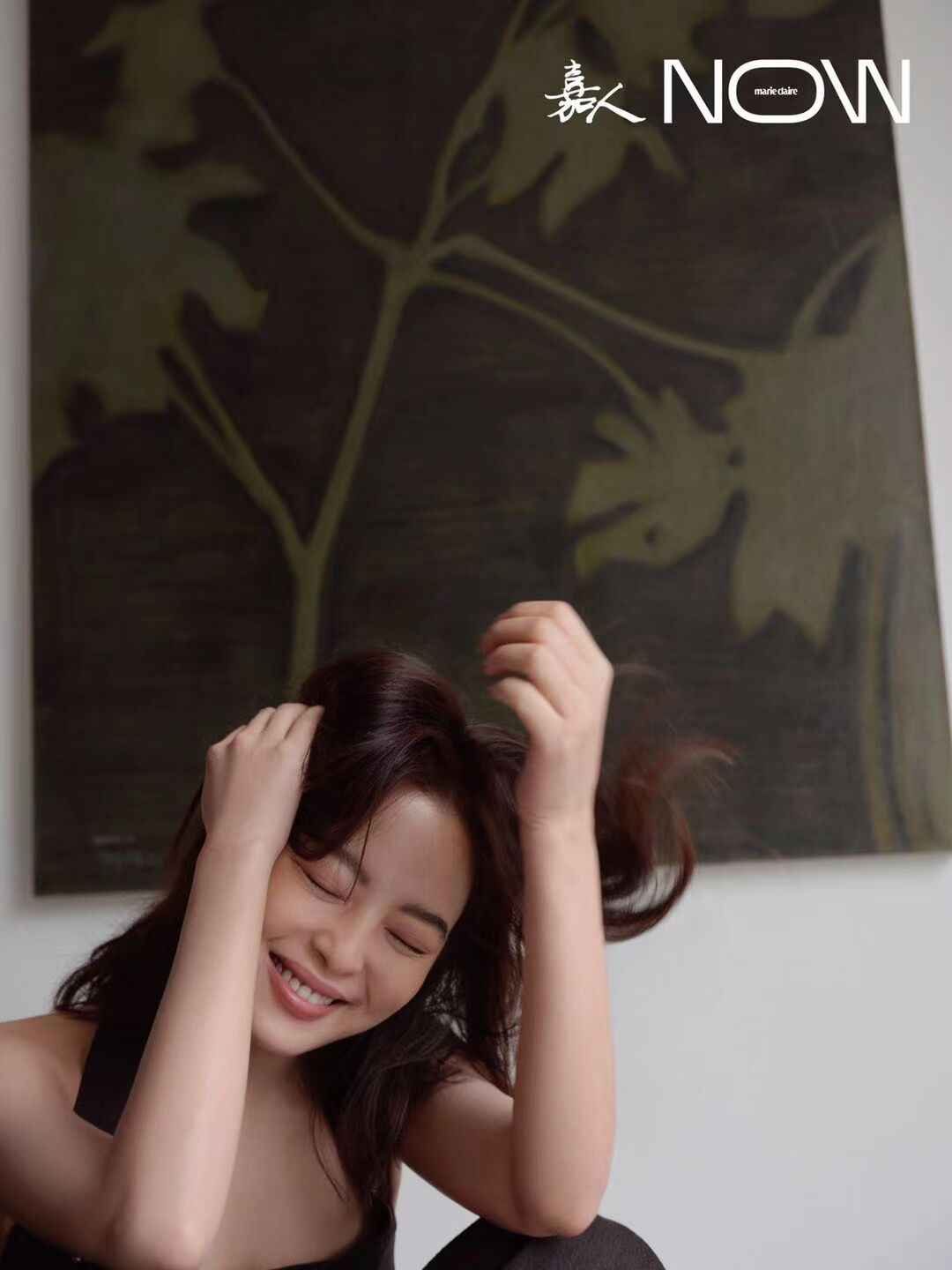 太会拍了！辛芷蕾杂志封面风格百变氛围拉满