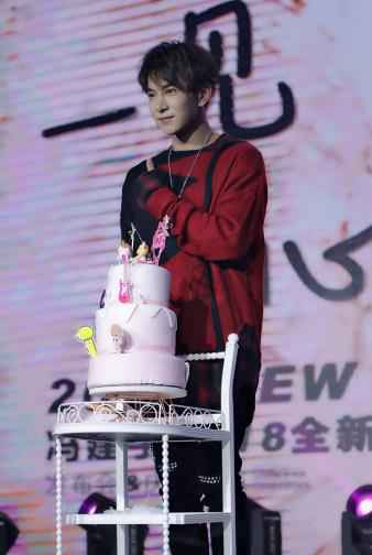 音乐少年携爱回归 冯建宇浪漫约会《一见倾心》