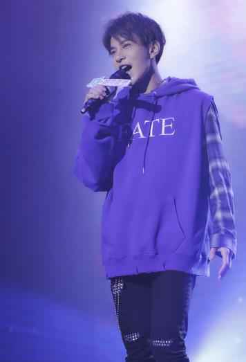 音乐少年携爱回归 冯建宇浪漫约会《一见倾心》