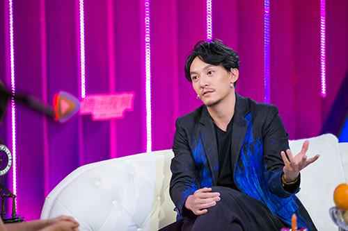 张震曝与贝克汉姆约饭细节 发型成主要话题?