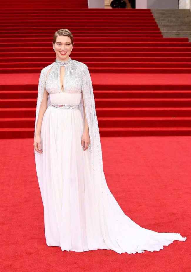 《007：无暇赴死》全球首映举行 开局评分创新高