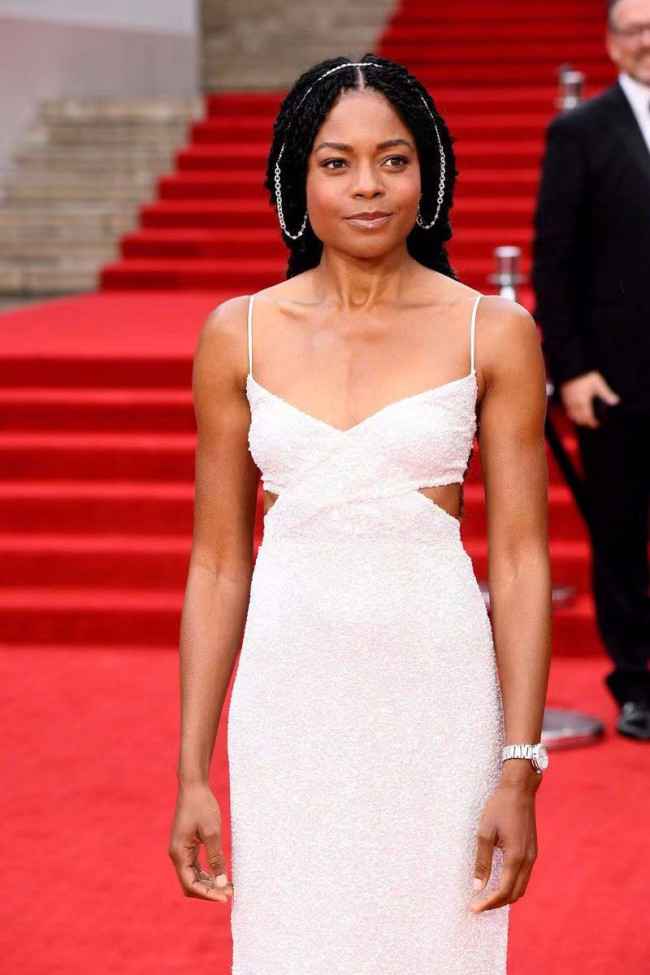 《007：无暇赴死》全球首映举行 开局评分创新高