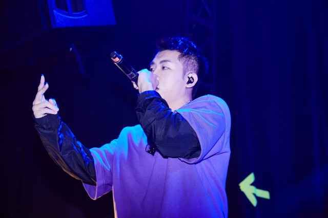 杨和苏《小丑女》MV上线 创意动画诉说“她”力量