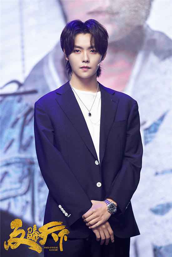 《反骗天下》由谁主演的？《反骗天下》肖宇梁饰演的什么角色？