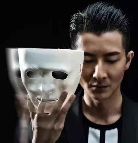 歌手可奇发布原创歌曲《哪个是我》 获好评