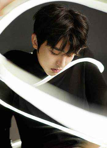 蔡徐坤中文新歌《没有意外》上线释放内心最柔软的独白