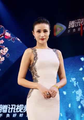 《那年花开》将播 万美汐、孙俪“甄嬛党”相爱相杀