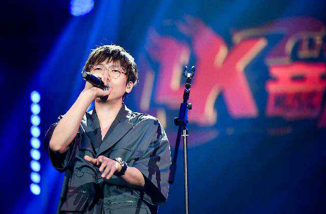 6首Live联唱 王啸坤“4K音乐现场”献新歌首秀