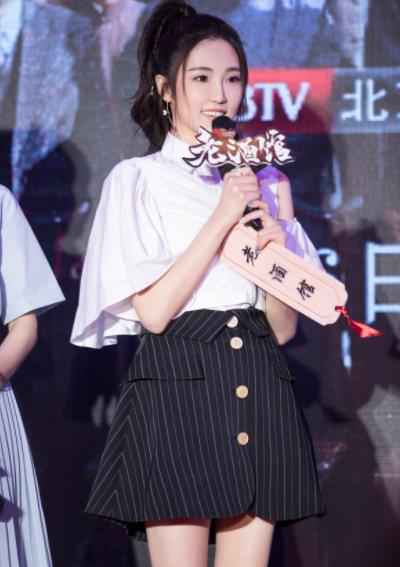 刘江新作《老酒馆》双卫视将播 张可盈化身“活兽”浑身是响