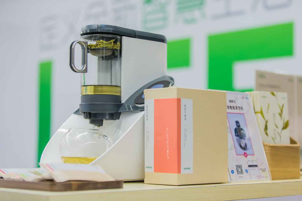 美食节目新科技受宠，Temial知淳茶艺机变甜品大师“镇山之宝”