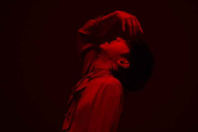 华晨宇热血演绎终极主打单曲《斗牛》 唤醒良善打造奇幻“空中斗牛场”