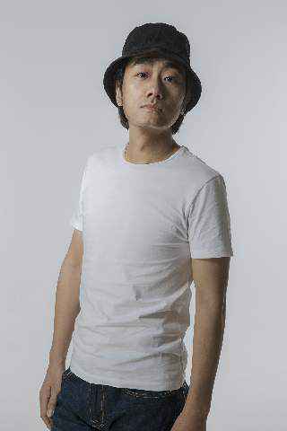 王梵瑞化身时光歌唱者 单曲《时光谣2019》温情上线