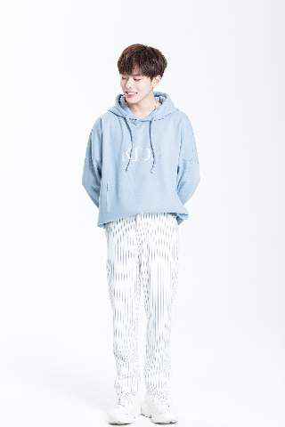 “加苏器”秒变情歌小王子!李铭首支单曲《全都是我们》来袭