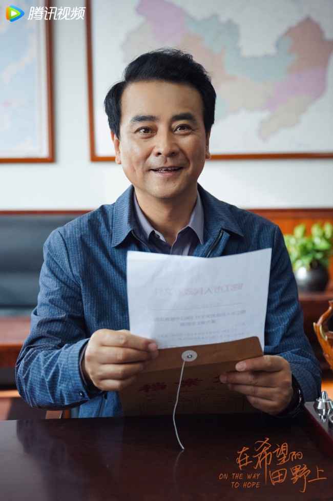 《在希望的田野上》口碑热度齐飞显“年轻”主旋律