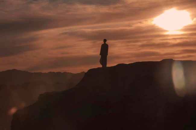 张艺兴新EP先行曲《三昧真火》上线 开启新篇章